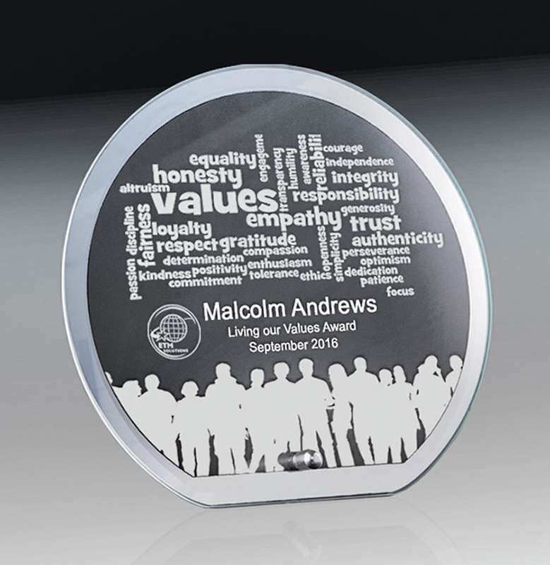 Círculo de cristal transparente con bordes de espejo