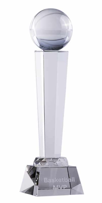 Baloncesto de cristal sobre soporte