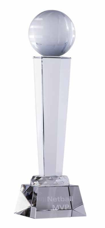 Netball de cristal sobre soporte