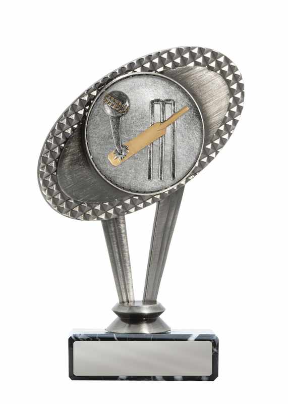 Figura de grillo sobre base