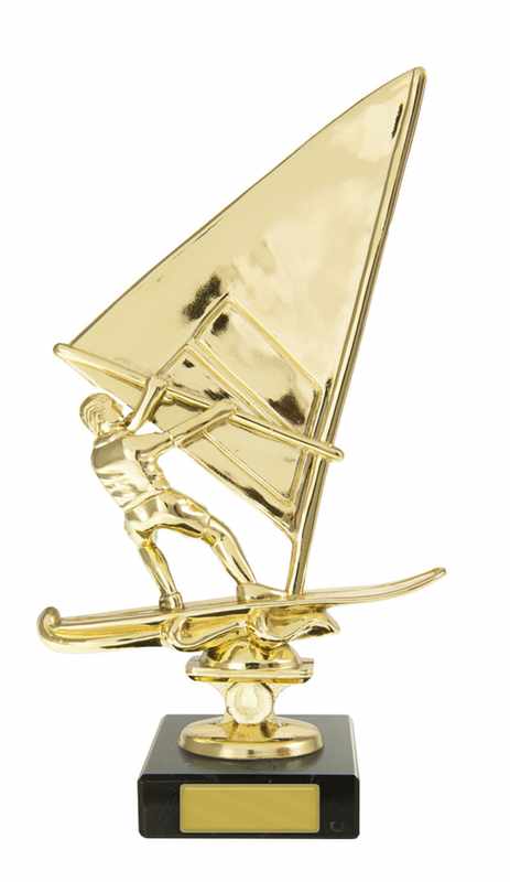 Windsurfista en la base