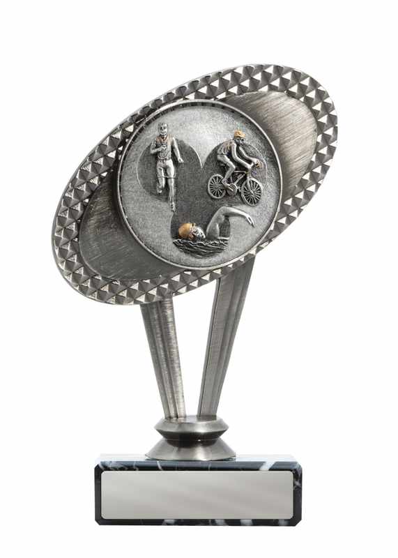 Tema metálico de triatlón en la base